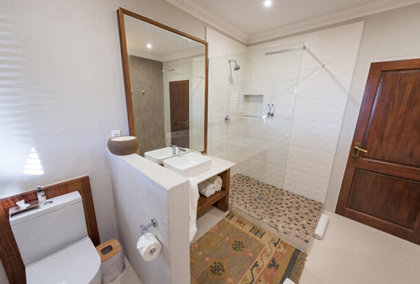 Anani-luxury-suites-1-1 Anani-luxury-suites-1-1