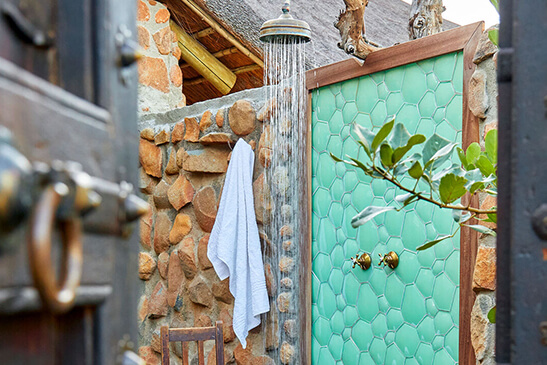 GeigerΓCOs-Camp-luxury-room-2