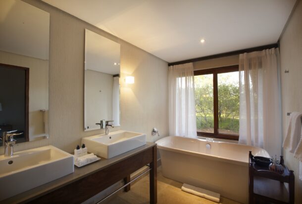 Southern Camp Suite Barthroom Southern Camp Suite Barthroom