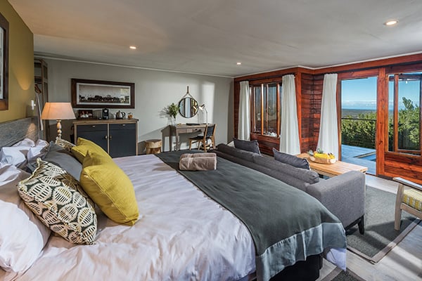 kariega-game-reserve-ukhozi-lodge_3-1