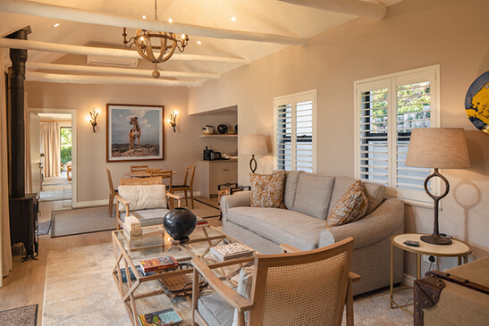 Leeu-Estates-The-Oaks-Lounge-1