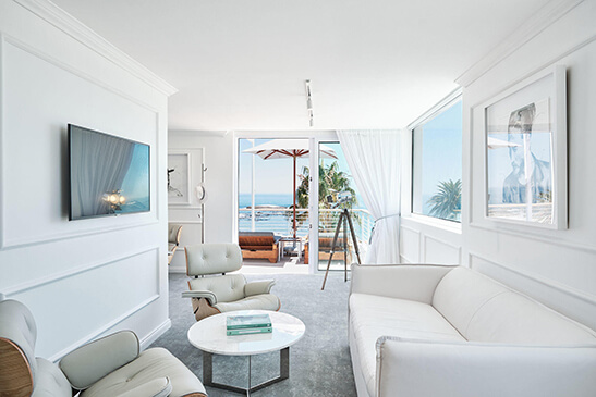 Junior-Sea-Facing-Suite-2