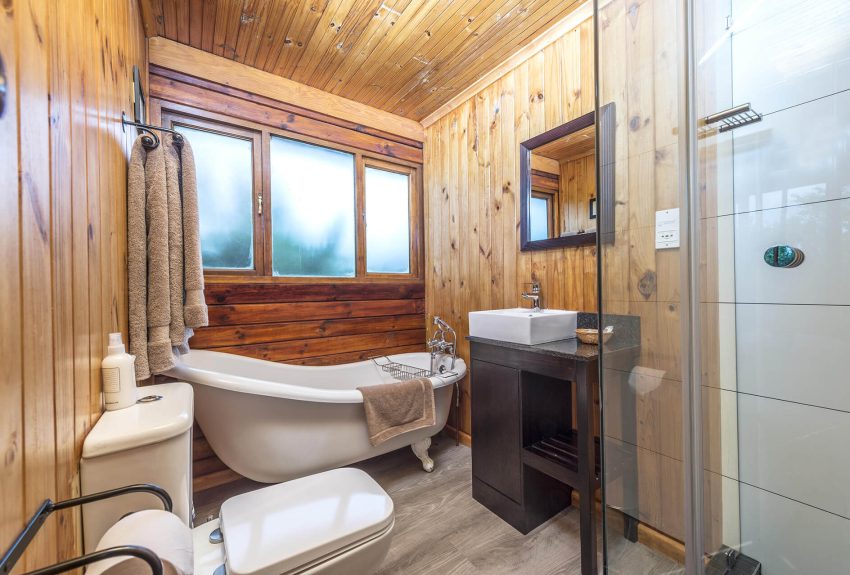 Kariega Main Lodge Chalet 2 Kariega Main Lodge Chalet 2