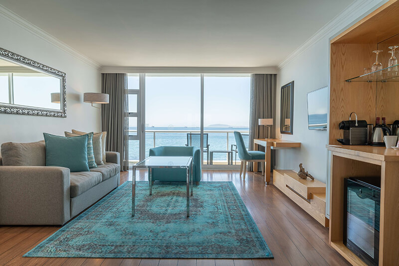 Raddison-Waterfront-Premium-room-with-balcony-3
