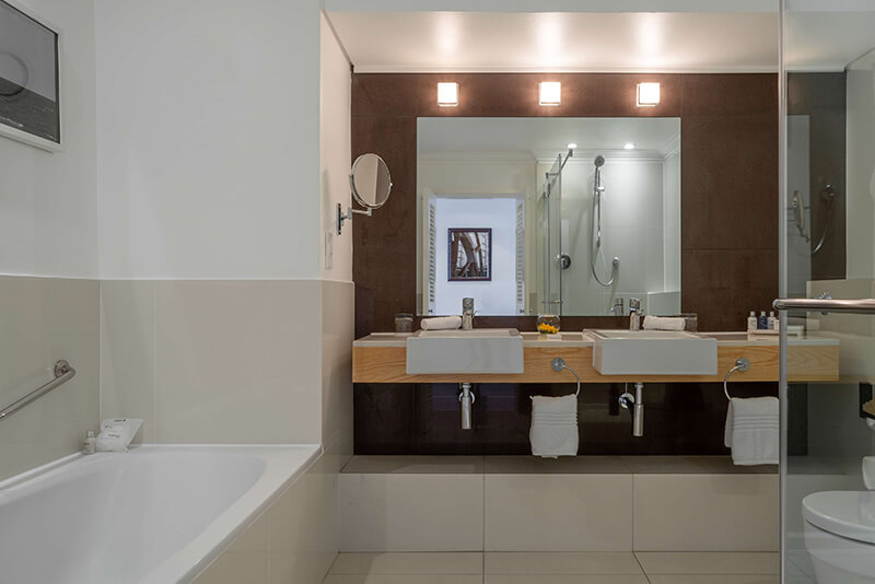 Raddison-Waterfront-Premium-room-with-balcony-5