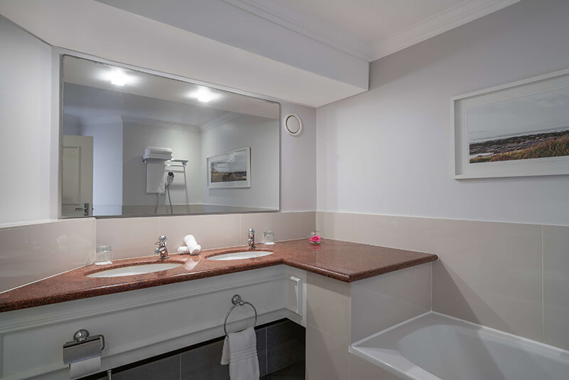 Raddison-Waterfront-Standard-room-5