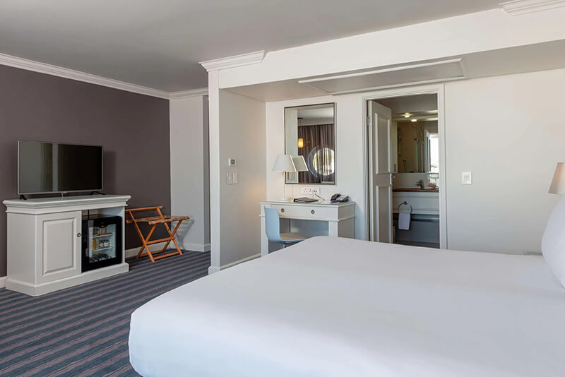 Raddison-Waterfront-Superior-room-with-balcony-3