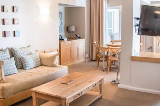 The-Bay-Hotel-Corner-Sea-View-Suites2