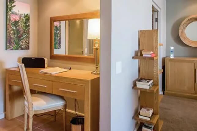 The-Bay-Hotel-Corner-Sea-View-Suites4