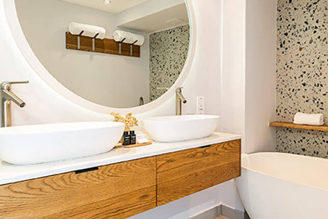 The-Bay-Hotel-Mountain-view-suite1