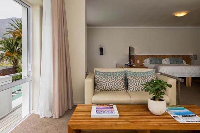 The-Bay-Hotel-Mountain-view-suite4