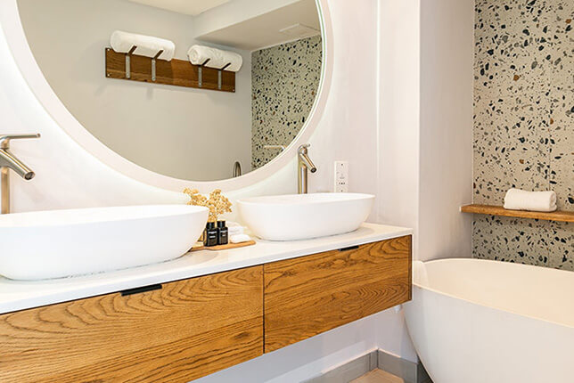 The-Bay-Hotel-Sea-and-mountain-rooms-3-1