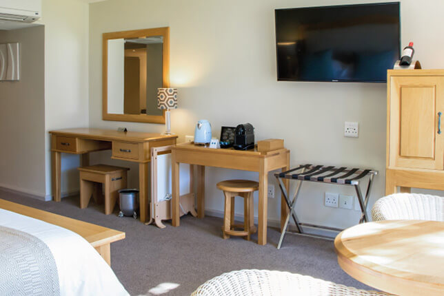 The-Bay-Hotel-Sea-and-mountain-rooms-5