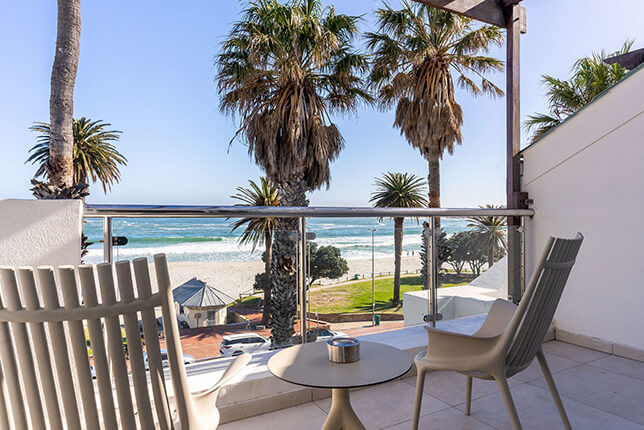 The-Bay-Hotel-Sea-view-suite-two-bedroom-family-inter-leading10