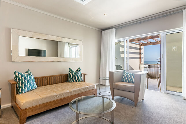 The-Bay-Hotel-Sea-view-suite-two-bedroom-family-inter-leading11