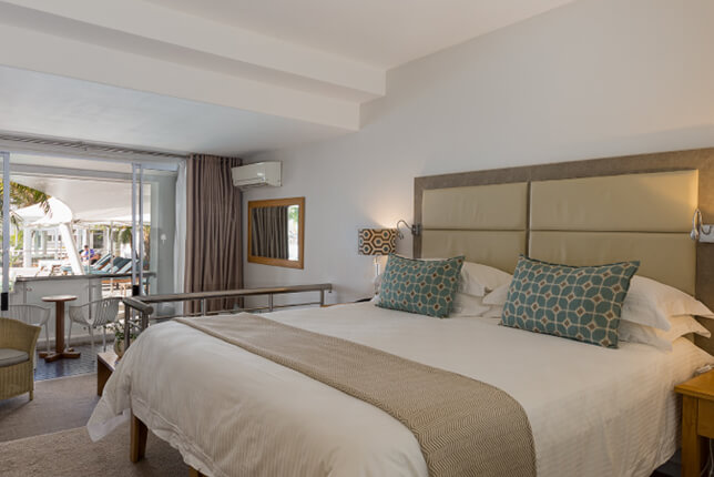 The-Bay-Hotel-pool-Club-1