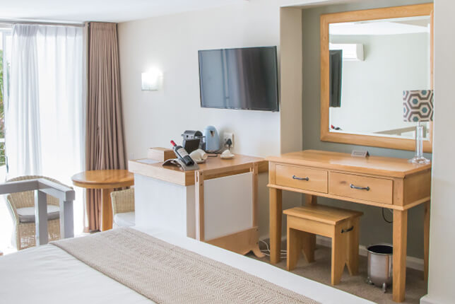 The-Bay-Hotel-sea-and-pool5