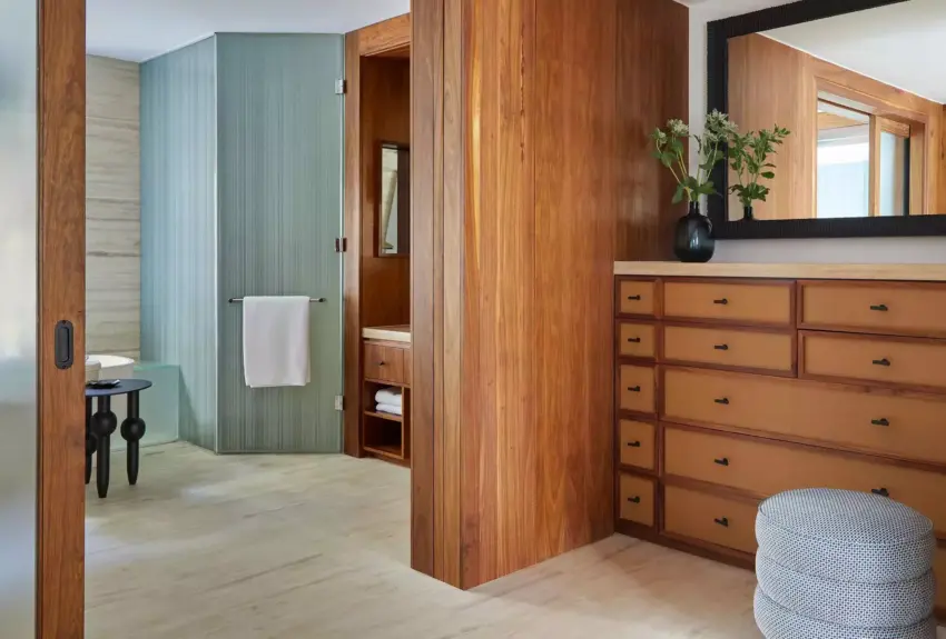 One Bedroom Island Grand Suite 2