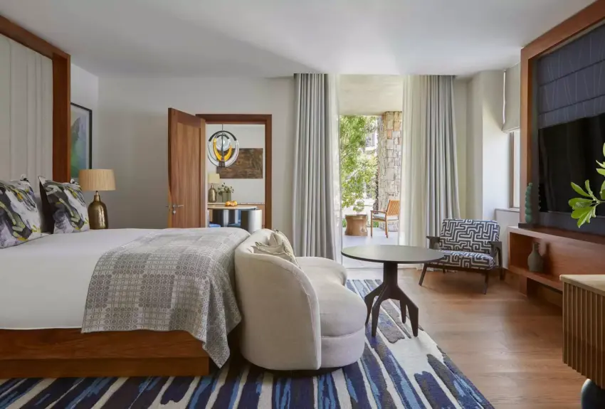 One Bedroom Island Suite 3