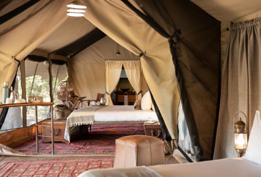 Selinda Explorers Camp