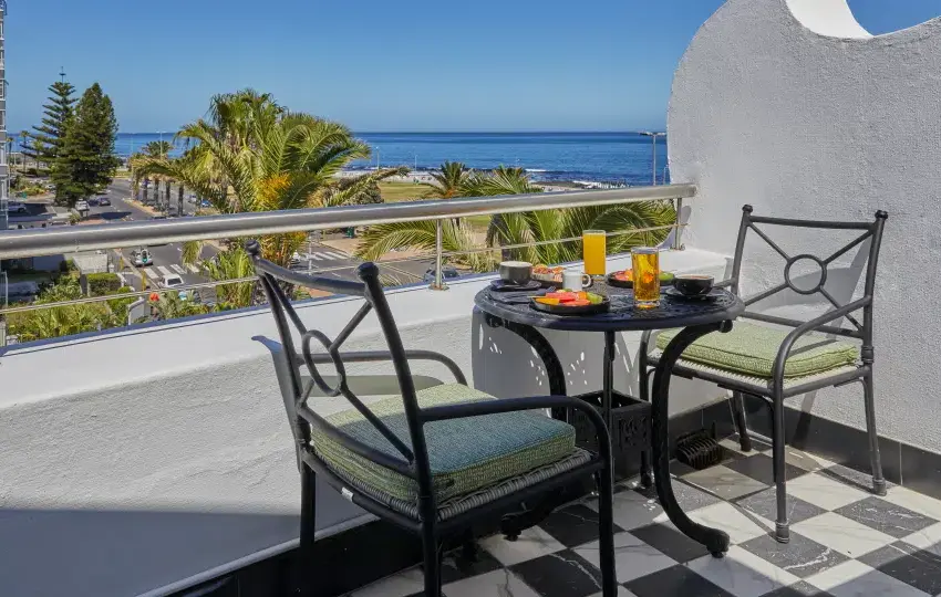 Luxury Balcony Suite 2