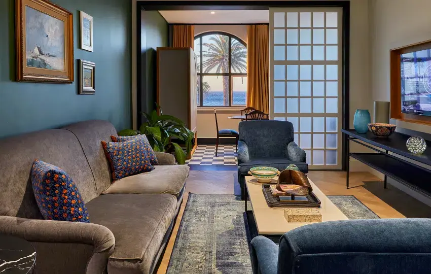 Premium Luxury Suite 2