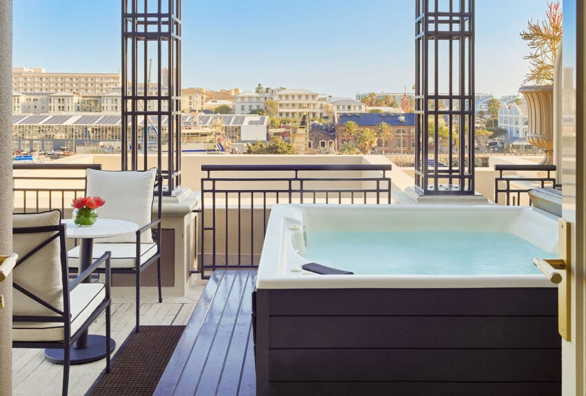 Waterfront Penthouse Suite 4